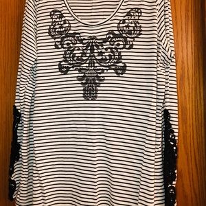 Maurice’s Tunic w/ Lace Cutouts